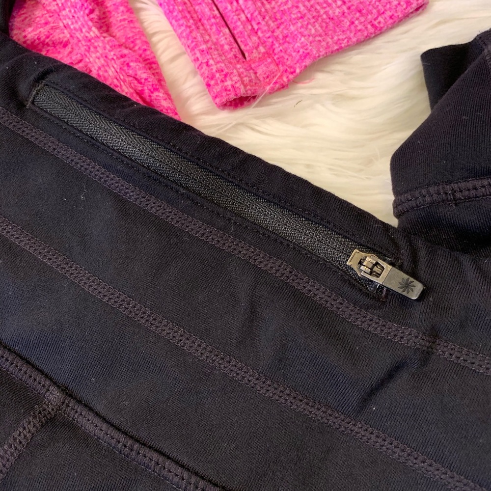 ❗️Sᴏʟᴅ❗️{Athleta} Capri Style Yoga Running Pants - Picture 5 of 8